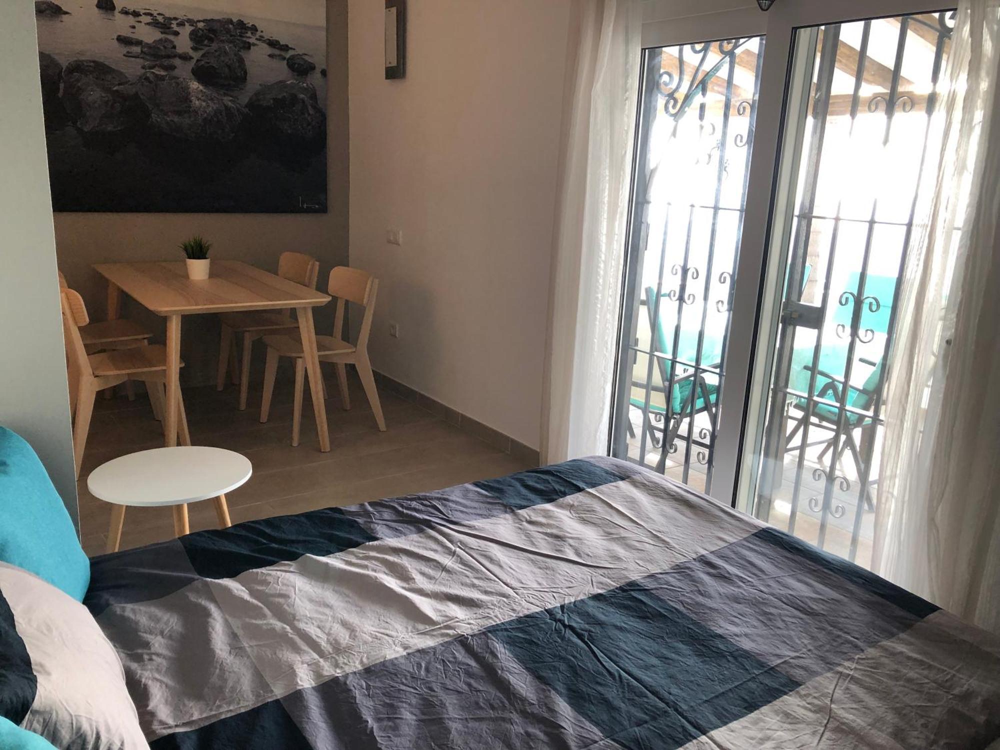 Casa Rural Finca Volando In The Mountains Of Malaga 코마레스 외부 사진